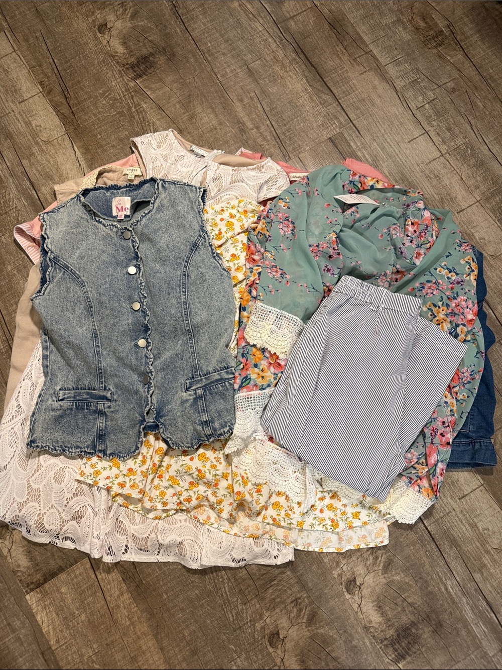 9 pc mixed lot size med dress top capri jacket